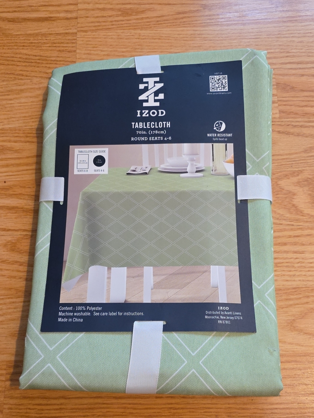 Izod Mint Green Tablecloth with White Accents